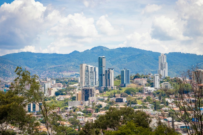 Vue panoramique de Tegucigalpa avec ses montagnes environnantes